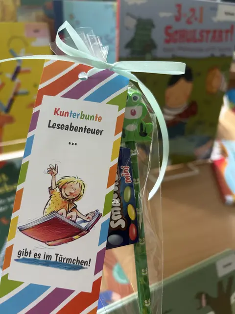 Die frischgebackenen I-Männchen erwartet im Türmchen eine kleine Aufmerksamkeit. Foto: Türmchen.

© Familienbibliothek Türmchen