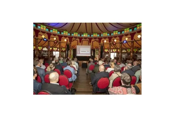 Businessfrühstück im Cinque-Spiegelzelt | Foto: Wirtschaft, Tourismus &amp; Marketing Stadt Kleve GmbH