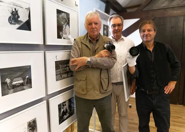 Fotograf Helmut Berghaus (li.) mit Josef Gietemann und Frank Mehring | Foto: Museum Forum Arenacum