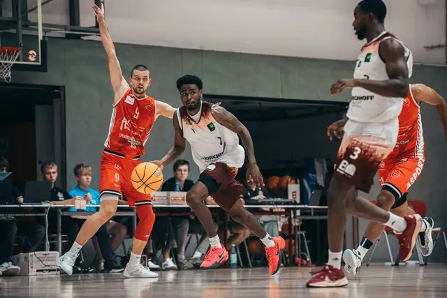 Trey Hubbard III im Spielaufbau | Foto: cnipsr