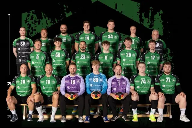 Reihe sitzend von links: D.Kreutzer, M.Junge, F.Caspari, J.Krych, D.Reichelt, T.Tournee, B.Jeuter 
Reihe Mitte von links: L.Baggemann, L.Berensmann, M.Dickmann, R. Eichelbaum, M. Groß, N.Mork 
Reihe hinten von links: Co-Trainer S.Rodefeld, D.Gonschewski, L.Wegelin, N.Schäfer,  J.Kleine, O.Dybcuck, Chef-Trainer M.Rothenpieler 
 | Foto: @Muckiberufsstudent