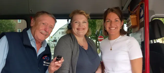 v. r. Sophia Grünewald, Nachhaltigkeitsmanagerin, Jessica Renges, PR (beide VBank WML), Hans Kirschbaum PR BBus