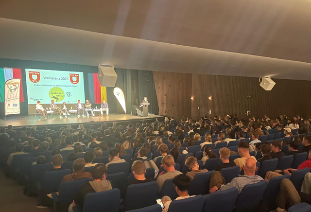 Gespannte Aufmerksamkeit auf beiden Seiten