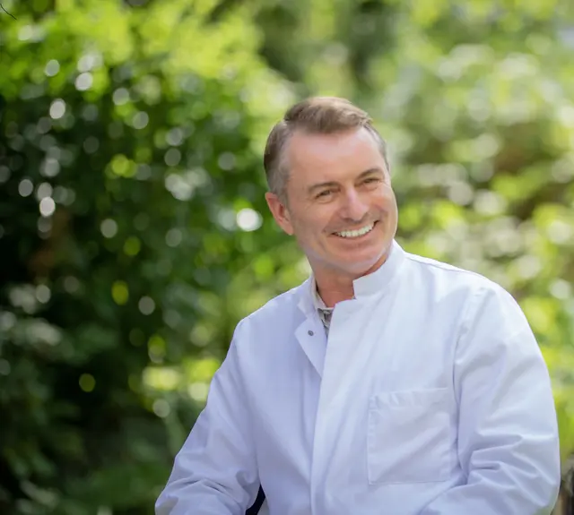 PD. Dr. Oliver Kastrup und Mitglieder der Schlaganfall Selbsthilfe stehen Betroffenen und Angehörigen als Gesprächspartner zur Verfügung.  | Foto: Contilia