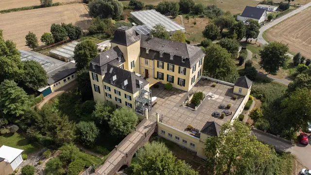 Schloss Bellinghoven 
Bellinghovener Straße 6 
46459 Rees | Foto: Caritas Oberhausen