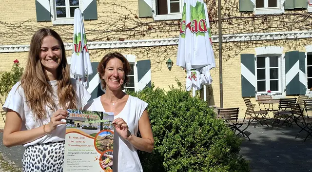 Hannah Kruft (links) und Corinna Schnee organisieren zum 2. Mal das Herbstfest in der Wasserburg. | Foto: Gerling