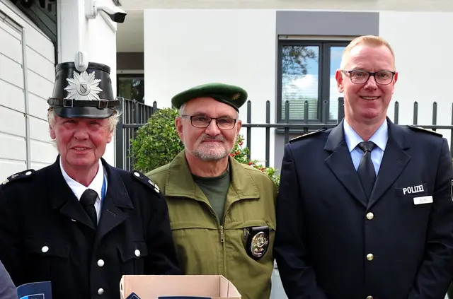 Auch der Polizeichef, Leitender Polizeidirektor Peter Both, schaute in Vertretung des Polizeipräsidenten Stüve vorbei. Er selbst ebenfalls Mitglieder der IPA.  | Foto: Uwe Klein