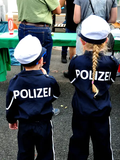Die kleinen Polizisten hatten ihren Spaß | Foto: Uwe Klein