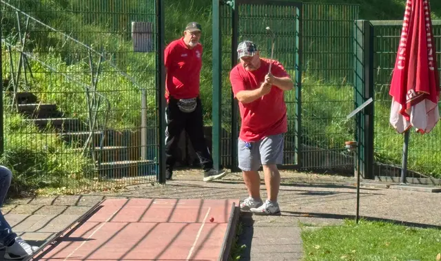 Peter Wallbaum an Bahn 1.