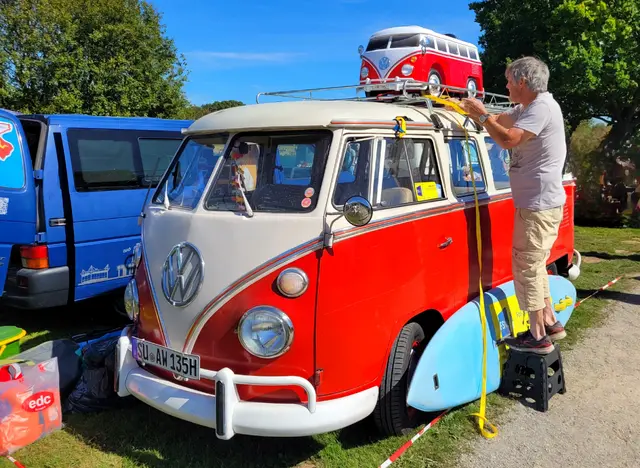 Bilder Schepers  / Bulli Summer Festival 2025 bei bestem Wetter - 2700 Bullis 