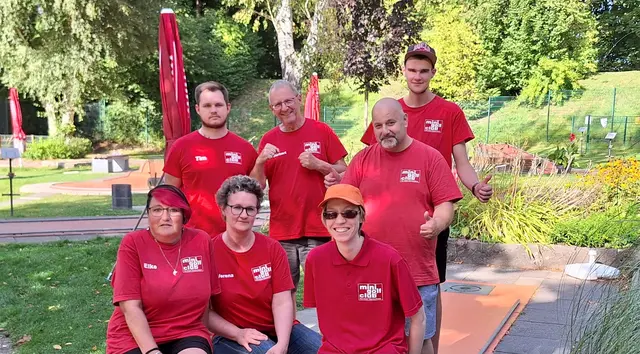 Foto v.l. hinten: Tim Sawartowski, Herbert Otto, Peter Wallbaum, Jan Dorny. Vorne: Elke Stürzebecher, Verena Dorny, Lea Reitemeier.