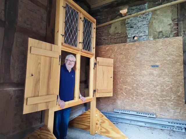 Markus Püll bei einer Baustellenbesichigung im Tersteegenhaus | Foto: Thomas Emons