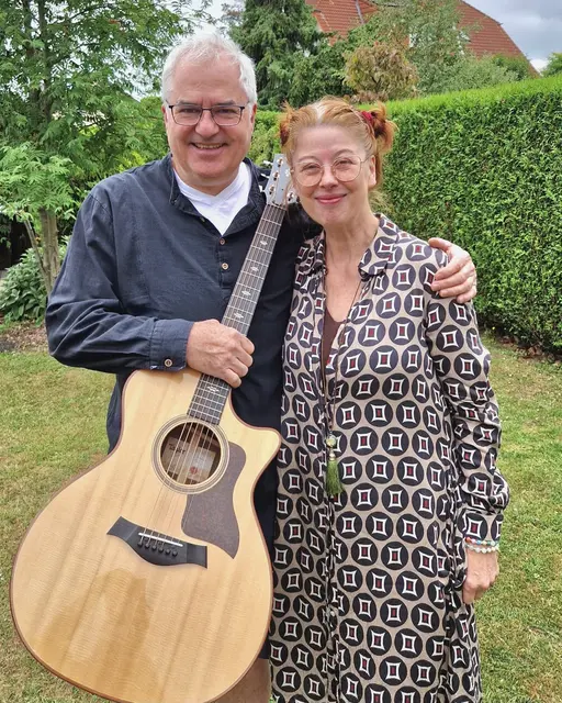 Lydia Lückermann &amp; Frank Potrafky musizieren in der Dorte-Hilleke-Bibliothek. Foto:  Lydia Lückermann