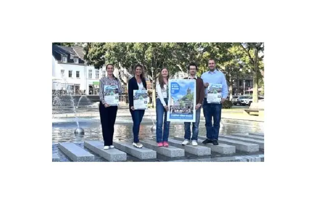 v.l. Julia Koppetsch (Sparkasse Rhein-Maas), Verena Rohde (WTM-Geschäftsführerin), Mina van Lutterveld (WTM), Christoph Gebhardt (Tres Chig), Tobias Nelke (WTM)
 | Foto: Wirtschaft, Tourismus &amp; Marketing Stadt Kleve GmbH