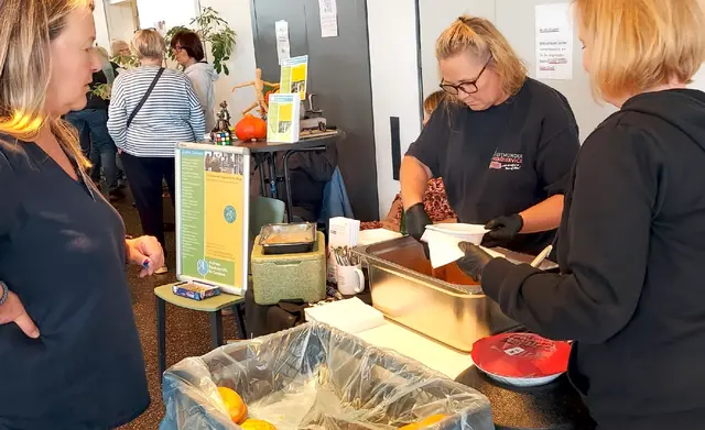 Für das leibliche Wohl sorgten der Dortmunder Menüservice und…