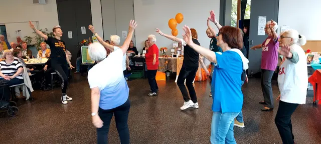 … die Zumba Gold Gruppe unter der Leitung von Tanja Zöllner für eine gelungen Einstimmung in den 14. Aktionstag Zu Hause älter werden.