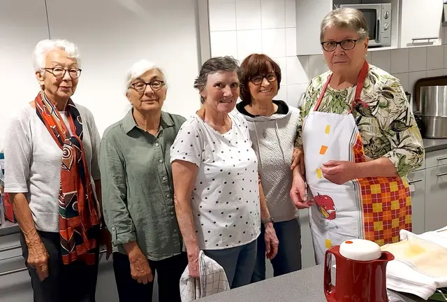 …die Mitarbeiterinnen des Seniorentreffs der KG Brackel.