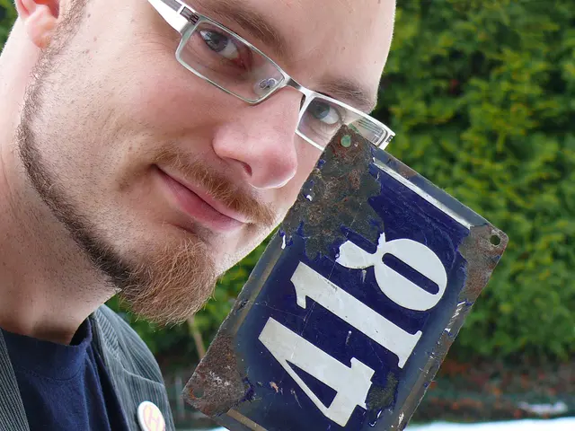 Der Weseler Autor Oliver Uschmann ist am Tag der Bibliotheken zu Gast in der Stadtbücherei Wesel. | Foto: Sylvia Witt