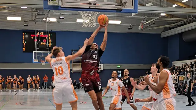 Tyson Leitao im Offensive-Rebound