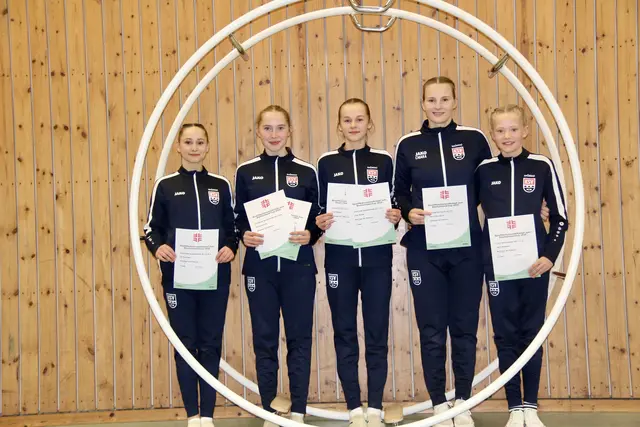 Die Kettwiger (Ersatz-)Turnerinnen des RTB-Kaders für den Deutschland-Cup 2025.
Es fehlt: Clemens. | Foto: Privat / KSV Fototeam