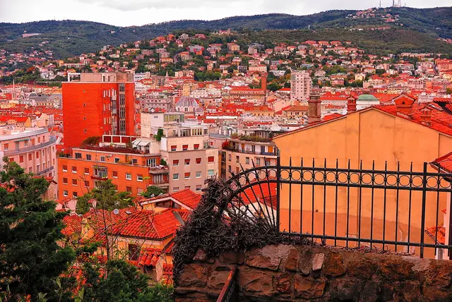 Triest von der Festung San Giusto aus gesehen.