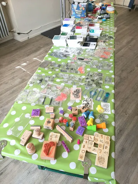 Eine reichhaltige Stempelauswahl. Foto: Dominic Freiburg