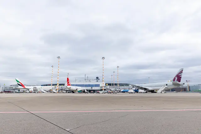 Düsseldorf: Der Flughafen Düsseldorf rechnet in den Herbstferien mit rund 1,3 Millionen Passagieren.
 | Foto: Flughafen Düsseldorf / Andreas Wiese 
