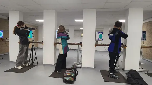 Rheinhauser Sportnachwuchs in Wedau. V.l.: Nicole Scharf, Lucia Nannig, Adrijan Raijkovic