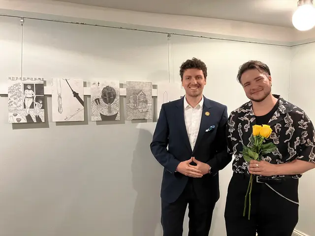 Eden Nael Liedtke (r.) ist glücklicher Gewinner des MKK-Stipendiums. Foto: MKK