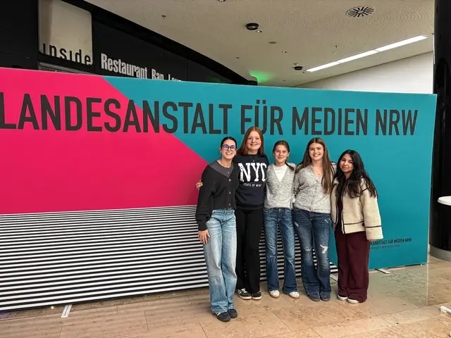 In Duisburg informierten sich die Mendener Medienscouts zum Thema Desinformation. Foto: A. Vollmer