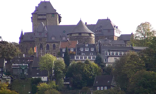 Schloss Burg in Solingen - unbedingt die bergische Kaffeetafel probieren