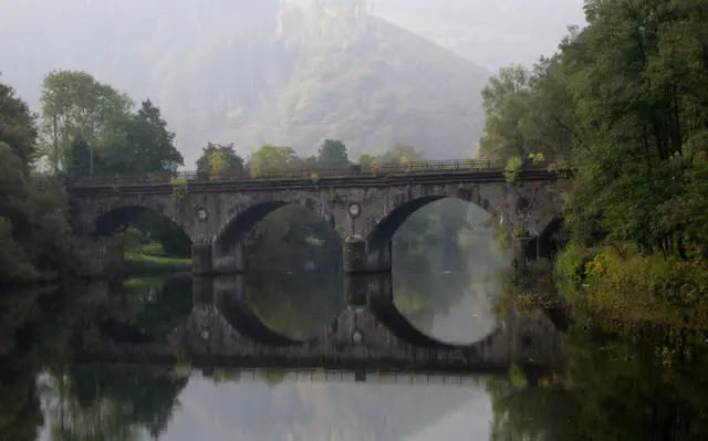 Bahnviadukt über der Lenne bei Werdohl - kann man ganz fantastisch mit der Burg Altena kombinieren.