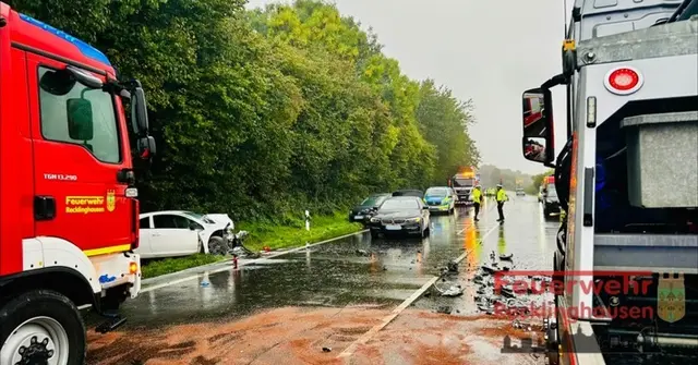 14.10.2025, Frontalzusammenstoß, L51 | Foto: Foto: Feuerwehr Recklinghausen 