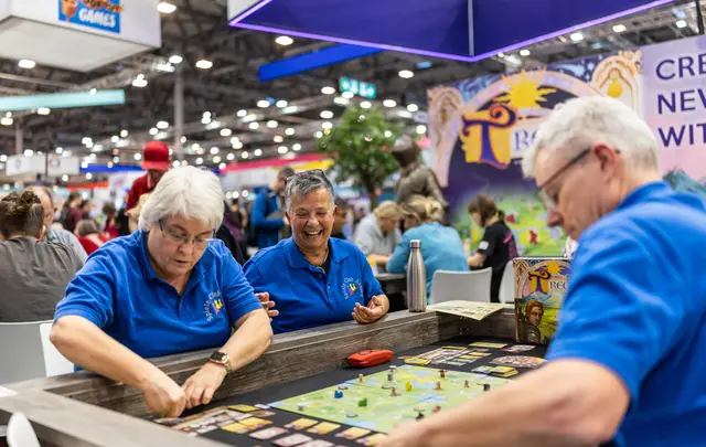 Ob als Club oder Freundesgruppe - beim testen der Spiele kommen alle auf ihre Kosten. | Foto: Merz-Verlag