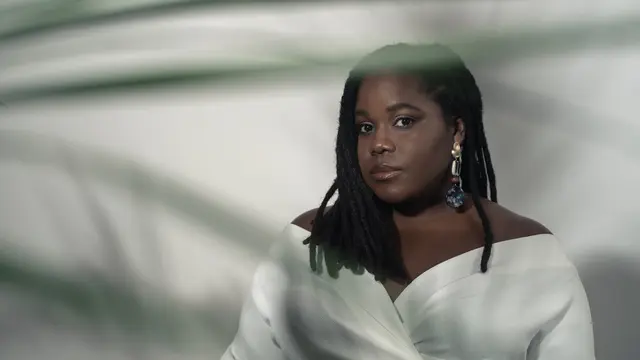 13.11.25 domicil: Zara McFarlane | Foto: Casey Moore