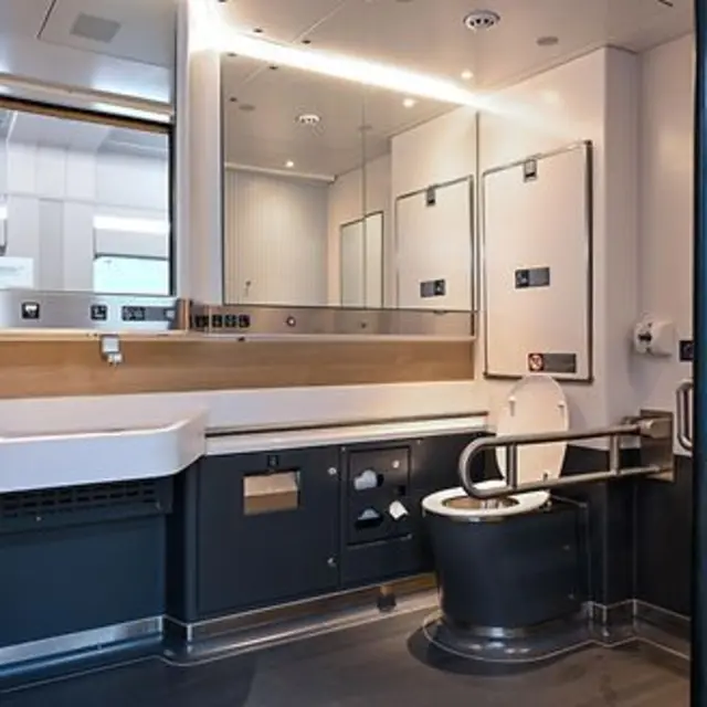 Universaltoilette im ICE L | Foto: DB AG/Dirk Wittmann