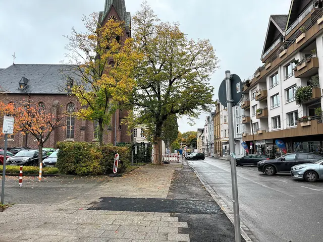 Zunächst wird an der Bahnhofstraße der Gehweg erneuert. Foto Stadt Hattingen