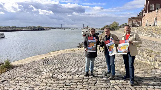 Der VVV präsentiert seinen neuen Kalender. 
Michael Scholten, Axel Breuer und Michael Arts-Meulenkamp | Foto: VVV / Dirk Kleinwegen