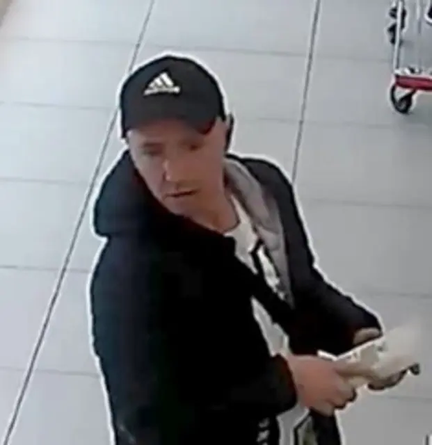 Bilder / Text Polizei Wesel / Öffentlichkeitsfahndung nach Ladendiebstahl