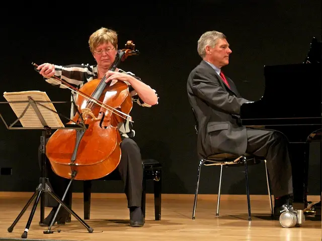 Annemieke Schwarzenegger und Bernhard Bücker servieren am Sonntag musikalische Leckerbissen in der Hamborner Friedenskirche.
Foto: Bücker
