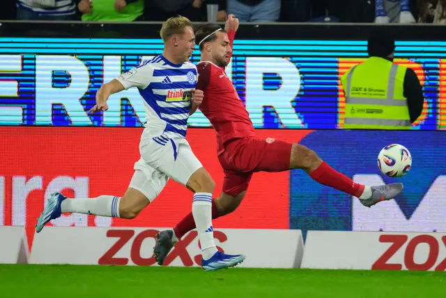 Packende Zweikämpfe lieferten sich MSV-Angreifer Florian Krüger (l.) und RWE-Innenverteidiger José-Enrique Rios Alonso. Beim 1:0 war Krüger einen Schritt schneller. | Foto: Thorsten Tillmann/FFS