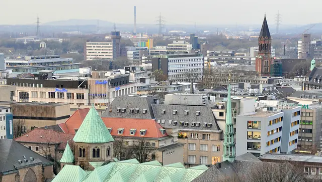 In der Kreuzeskirche - im Bild oben rechts - findet der diesjährige Reformationsgottesdienst der Evangelischen Kirche in Essen statt. | Foto: Pressearchiv des Bistums Essen/Nicole Cronauge