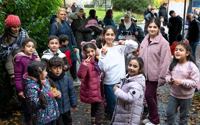 Beim Spielzeugverschenketag „Plünderfest“ im Zoo Duisburg nehmen stets Kinder aus sozial benachteiligten Familien an einem Nachmittag voller Freude, Gemeinschaft und gelebter Nachhaltigkeit teil. 
Foto: WBD / Nikolay Dimitrov
