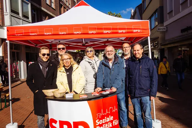 Auch außerhalb von Wahlkampfzeiten regelmäßig ansprechbar: Die SPD-Lünen. | Foto: Gian Luca Fusillo