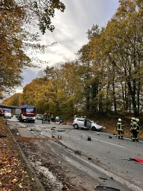 Unfall auf der Weseler Straße in Schermbeck.  | Foto: Feuerwehr Schermbeck 