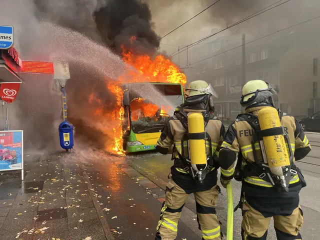 Feuerwehr leitet Riegelstellung ein, 
 | Foto: Foto: Feuerwehr Essen