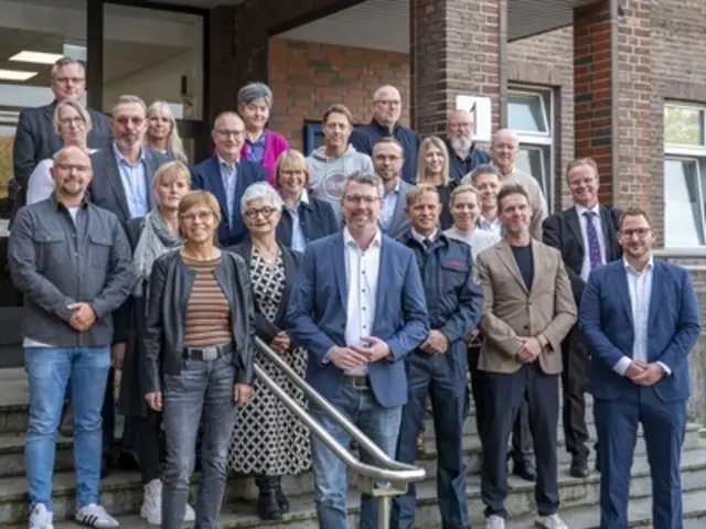 Bereits an seinem ersten Arbeitstag im Stadthaus 1 begrüßte Thomas Terhorst die Dezernentinnen und Dezernenten sowie die Amtsleiterinnen und Amtsleiter.

© Stadt Marl / Pressestelle