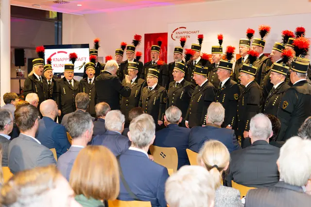 Die Fusionsfeier wurde musikalisch vom Knappenchor Bergwerk Consolidation begleitet. | Foto: Knappschaftsklinik Bottrop