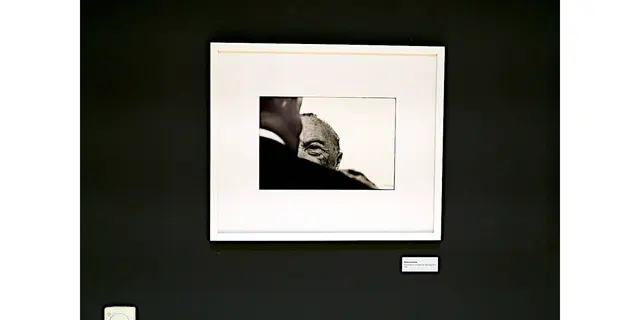 Titel: Konrad Adenauer an seinem 90 Geburtstag von Fotograf Robert Lebeck

Bild aus Artikel im Lokalkompass:“Fotografie. Astonish me! Fotografie aus der Sammlung Koetzle – neue Ausstellung in der Städtischen Galerie Iserlohn.“