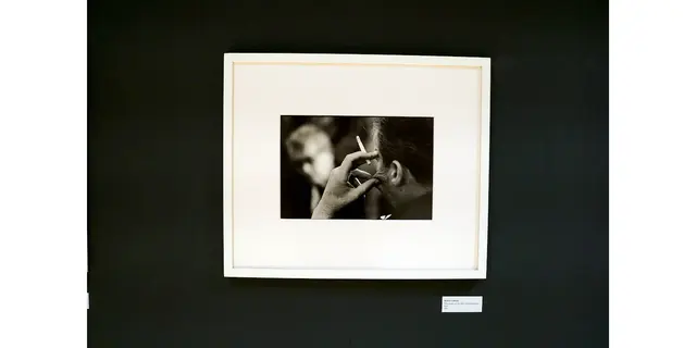 Titel: Willy Brandt nach seiner Wahl zum Bundeskanzler von Fotograf Robert Lebeck

Bild aus Artikel im Lokalkompass:“Fotografie. Astonish me! Fotografie aus der Sammlung Koetzle – neue Ausstellung in der Städtischen Galerie Iserlohn.“